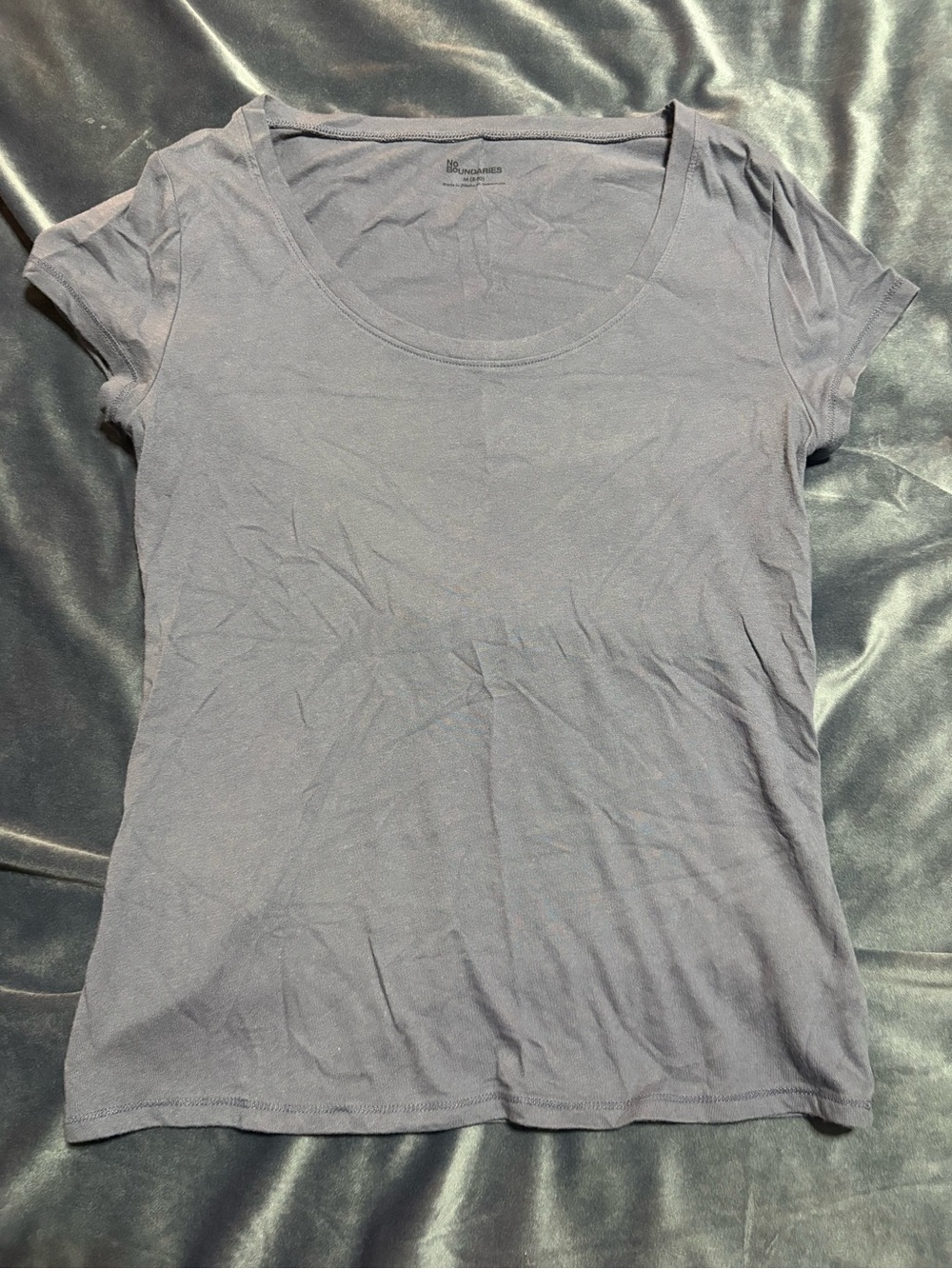 No Boundaries Short Sleeve Scoop Neck Tee - Gray
